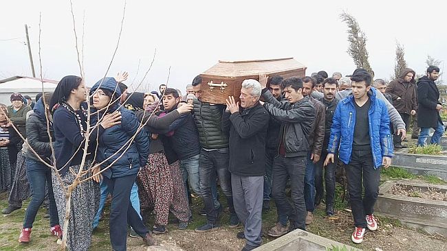 Diyarbakır'da Öldürülen Üniversiteli Toprağa Verildi