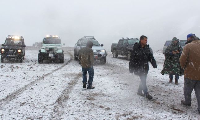 Hekimhan'da Kar.. Yama'da Araçlar Mahsur Kaldı