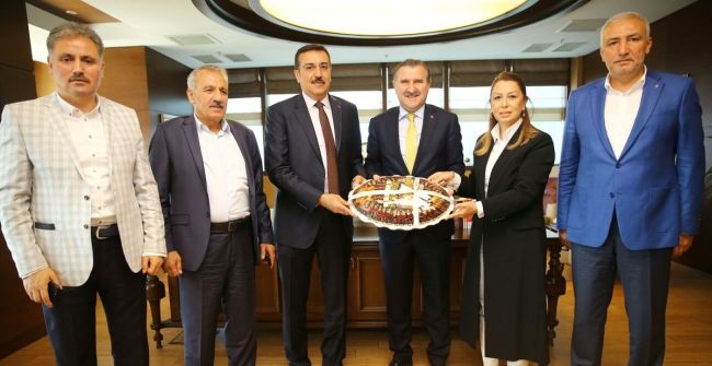 Yeni Bakandan Stad İçin Destek Sözü