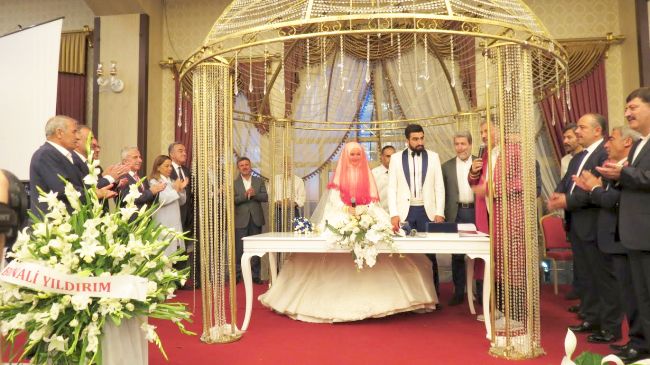 AKP İl Başkanı Oğlunu Evlendirdi