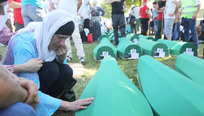Srebrenitsa Soykırımı Kurbanları Anılıyor