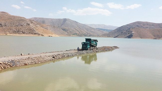Çat'tan Kanallara Pompajla Su Verilecek