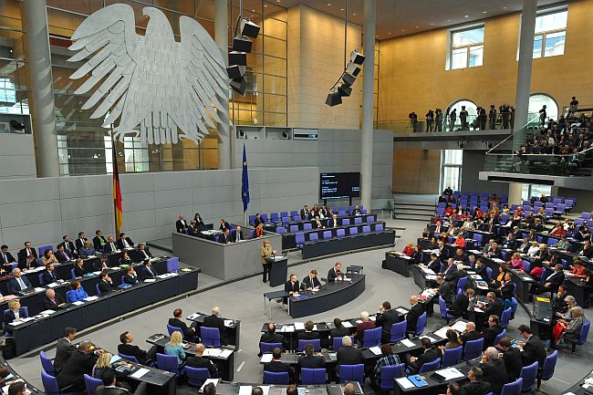 Alman Milletvekillerine 10 Bin Euro Maaş