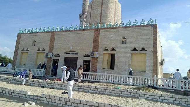 Mısır'da Camiye Saldırı: 235 Ölü