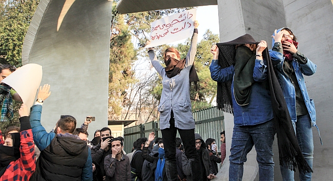 İran'da Hükümet Karşıtı Eylemler