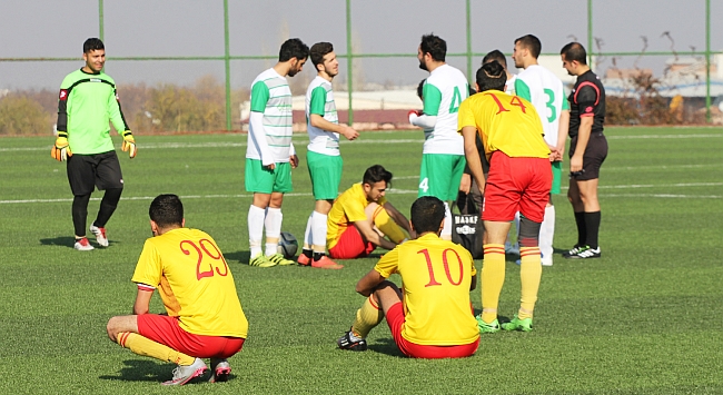 'Efsane' Malatyaspor 9 Futbolcuyla Çıktığı Maçı Bitiremedi