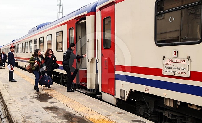 Ekspres Trenler Yazıhan'da Duracak