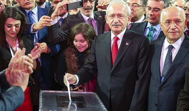 CHP'de Kılıçdaroğlu Yeniden Seçildi