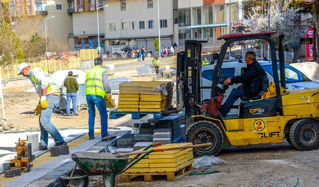 Büyükşehir Alperen'de Çalışıyor