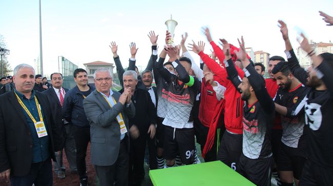 1. Amatörün Şampiyonu Pütürge Belediyespor
