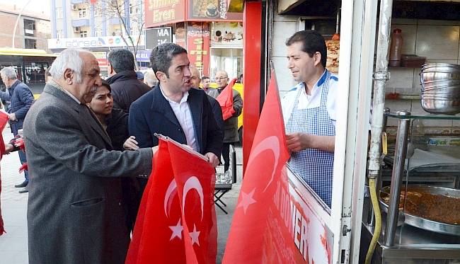 CHP'den Bayrak Kampanyası