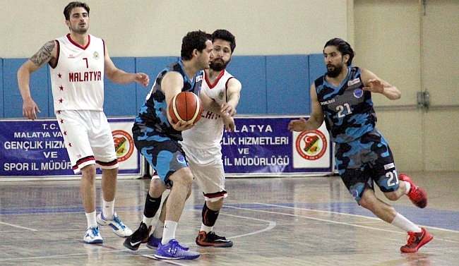 Büyükşehir Baskette Mağlup