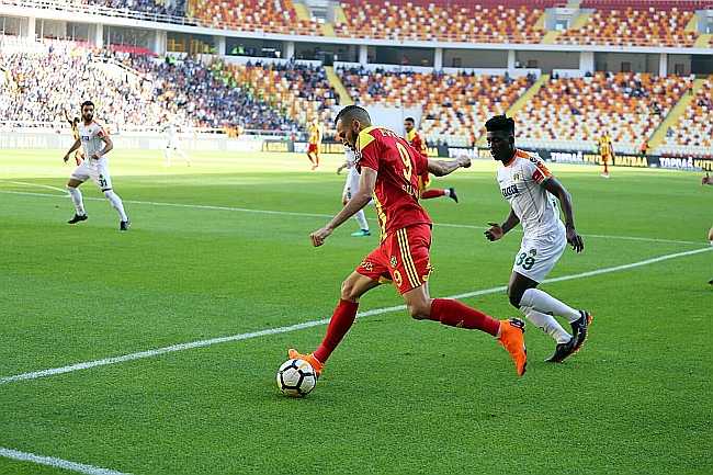 E.Yeni Malatyaspor'da 4 Futbolcuya Transfer Teklifi