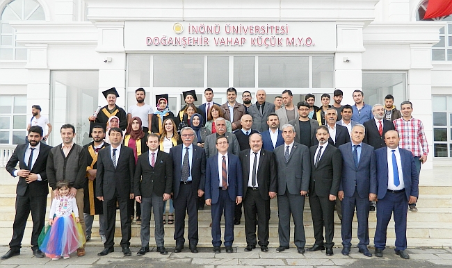 Adını Taşıyan MYO'da Diploma Verdi