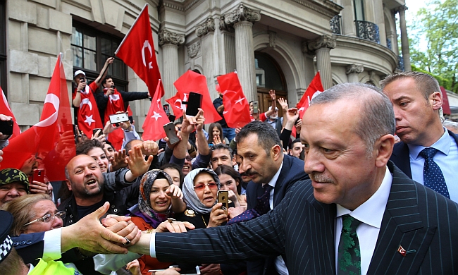 Erdoğan'a Londra'da Sevgi Gösterisi