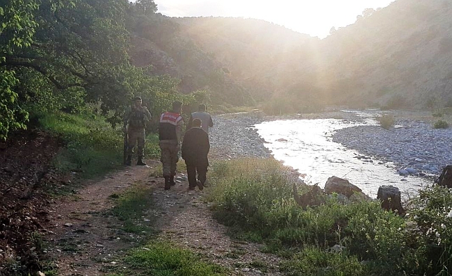 Jandarma Kayıp Şahsı Arazide Buldu