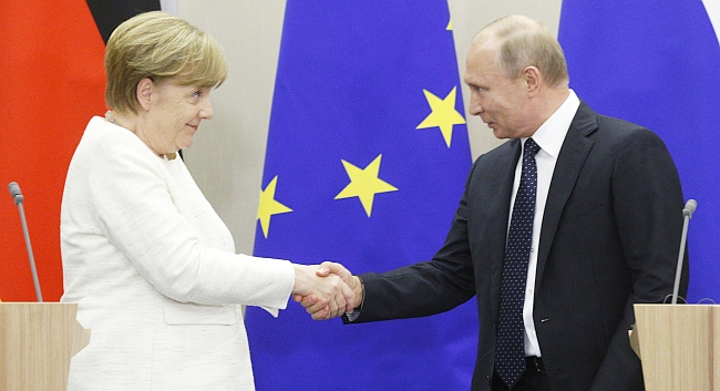 Putin ve Merkel'den Ortak Basın Toplantısı