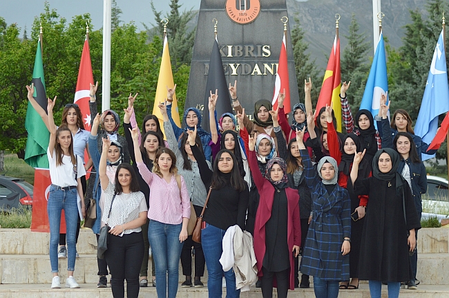 Üniversitede Türkçülük Bayramı