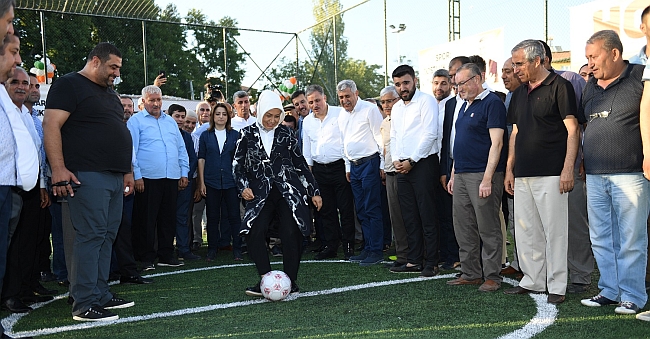 "İki Yüzlü Batıyı İbretle Seyrettik"