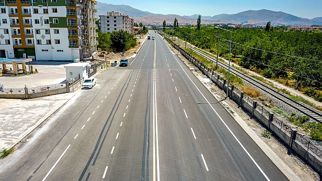 Alparslan Türkeş Bulvarı'na Asfalt Kaplama