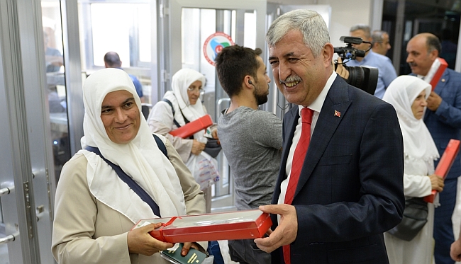 İlk Hacı Kafilesi Malatya'ya Döndü