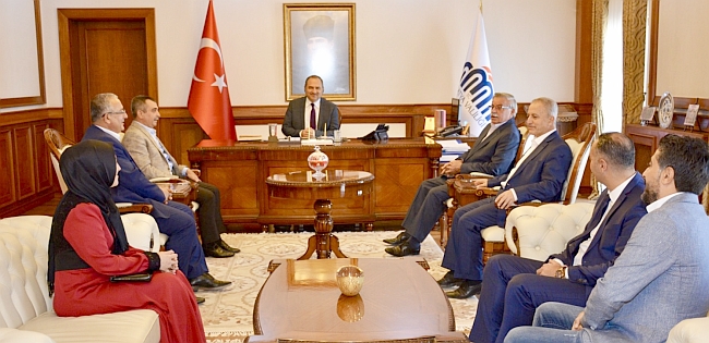 AKP Yönetiminden Vali Ziyareti