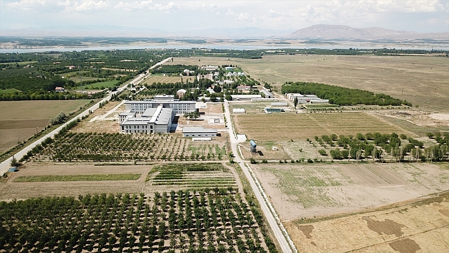 "Akademisyenin Artık Odasından Çıkmasını İstiyoruz"