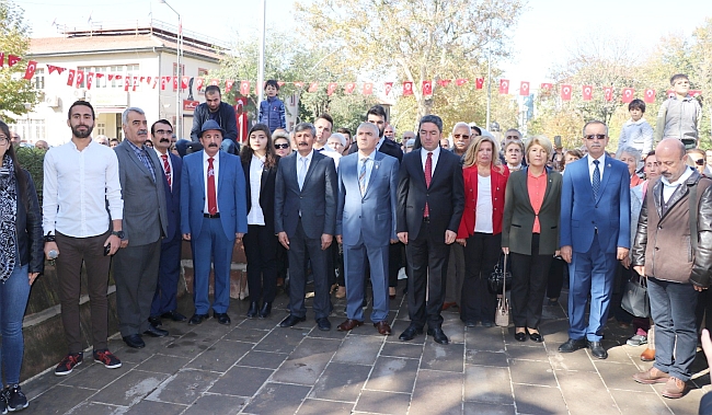 Atatürk Anıtı'nda Alternatif Tören