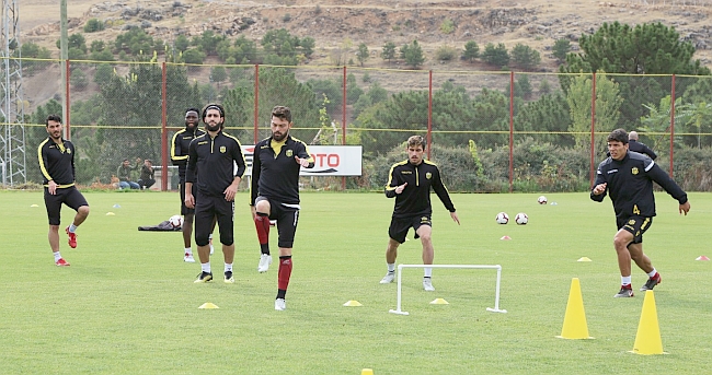 Bulut'tan Bazı Futbolculara Uyarı