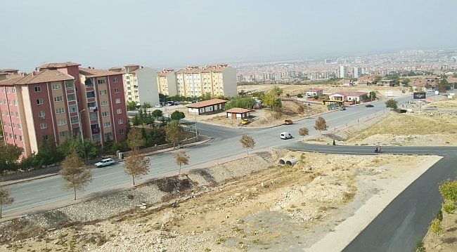 Karagöz Caddesi Hizmet Bekliyor