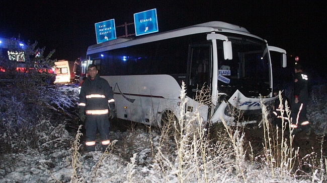 Malatya- Diyarbakır Midibüsü Kaza Yaptı.. 17 Yaralı