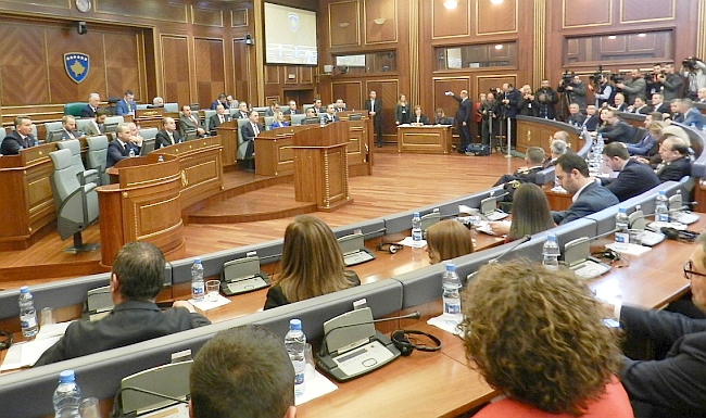Kosova Parlamentosu Orduyu Onayladı