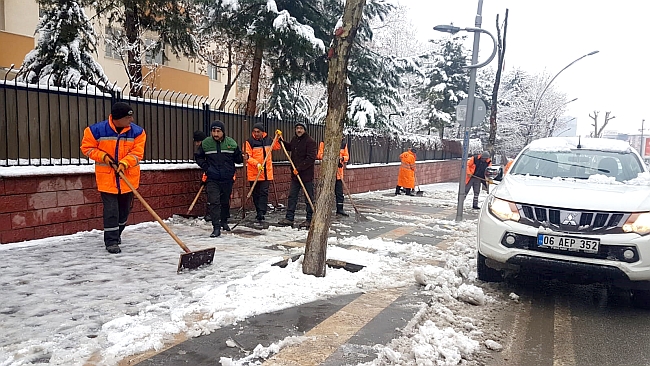 Kardan 483 Köy Yolu Kapandı, 185'i Tekrar Açıldı