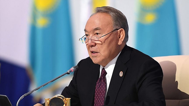 Kazakistan Cumhurbaşkanı İstifa Etti
