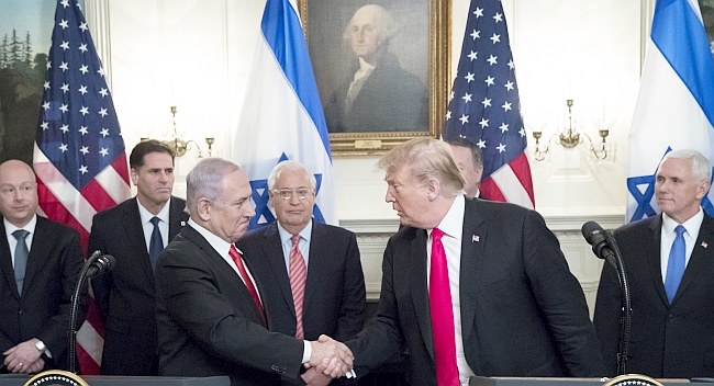 Trump 'Golan İsrail'in' Kararnamesini İmzaladı