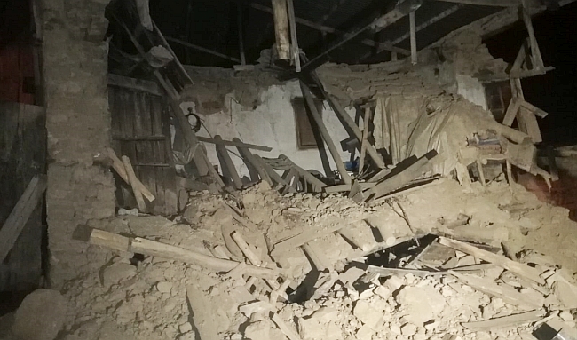Elazığ'daki 5,2'lik Depremle Malatya da Sallandı
