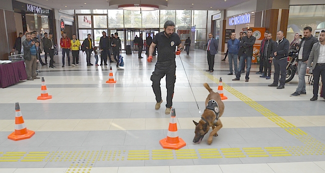 Polis Sergisi Açıldı