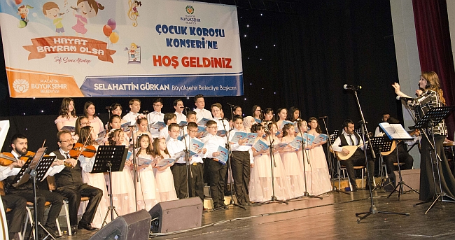 Çocuk Korosu Konser Verdi