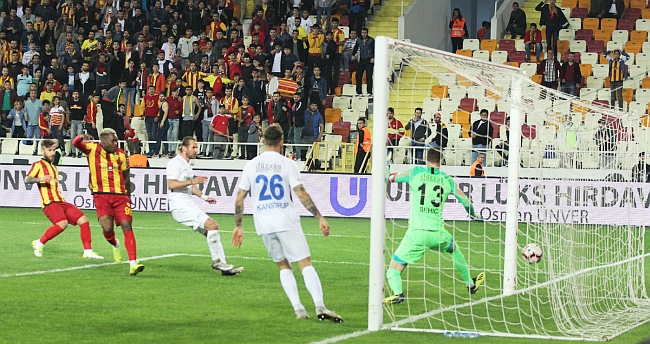 E.Yeni Malatyaspor, Erzurum'u Ateşe Attı:3-1