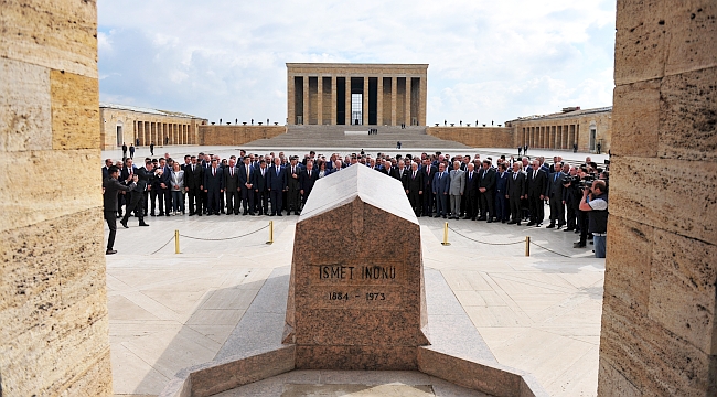 CHP'li Başkanlar Anıtkabir'de