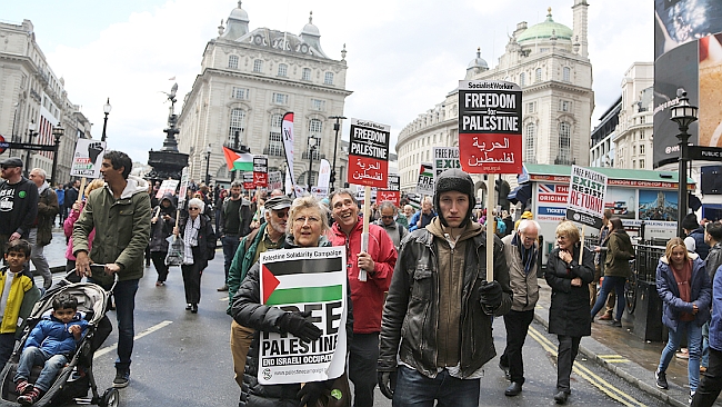 Londra'da Filistin İçin Destek Yürüyüşü