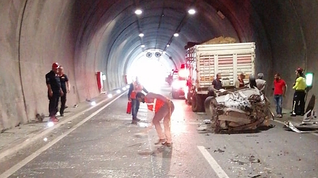 Erkenek Tünelinde Kaza, Sürücü Ağır Yaralı!