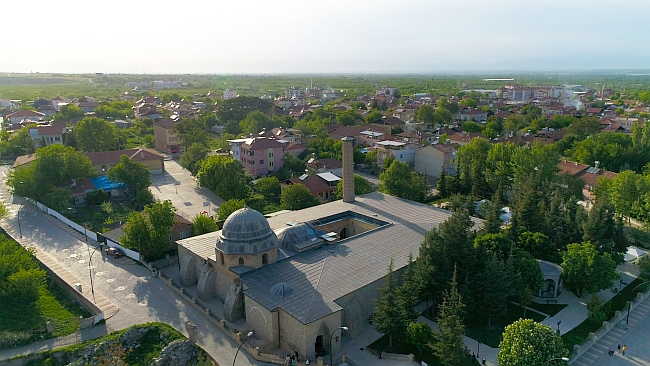 Cami ve Türbelerde Bayram Temizliği