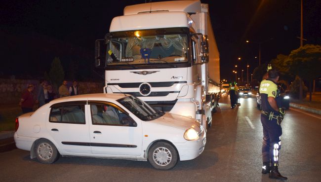 TIR Otomobile Çarptı, 1 Yaralı..