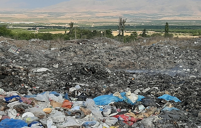 Akçadağ'da Çöp Sorunu Felakete Doğru..