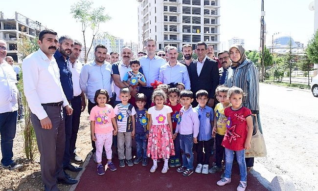 "Mahalleleri Parkla Buluşturuyoruz"