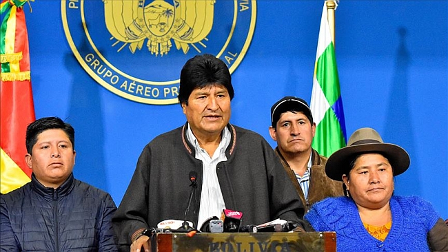 Bolivya'da Morales İstifa Etti