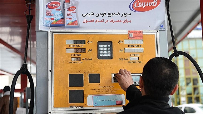 İran'da Zamdan Sonra Benzin Tüketimi Düştü