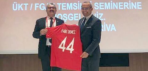 TFF'den Demez'e Forma ve Plaket