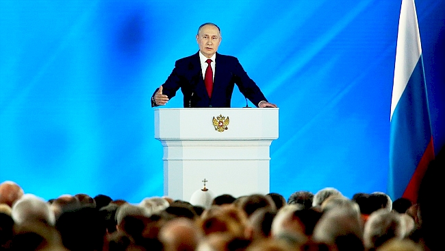 Rusya'da Putin Liderliğini Güçlendiriyor